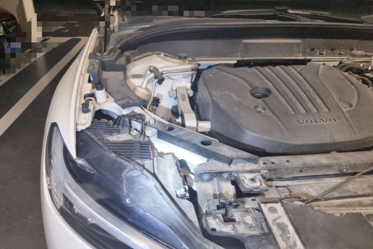 Used Volvo XC60 2022 B5 4x4 Smart Luxury Edition Engine Bay Right