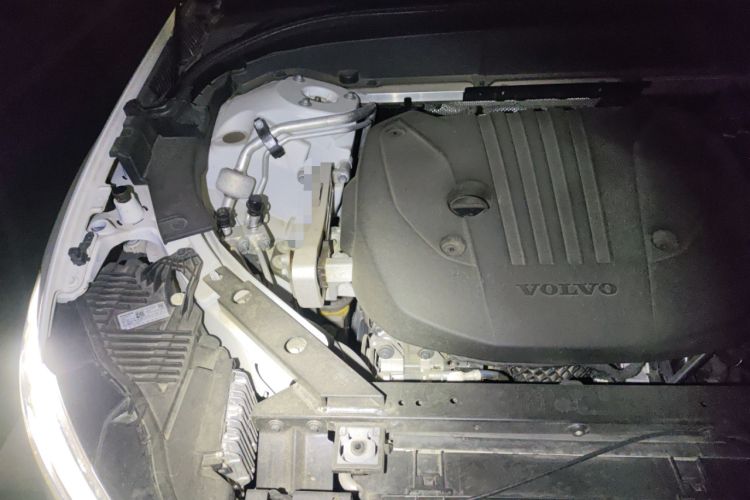 Used Volvo XC60 2022 B5 4x4 Zhiyi Luxury Edition Engine Bay Right