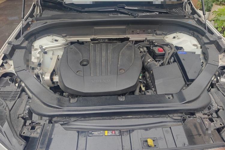 Used Volvo XC60 2022 B5 4x4 Smart Luxury Edition Engine Bay