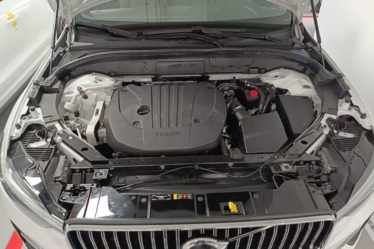 Used Volvo XC60 2022 B5 4x4 Smart Luxury Edition Engine Bay