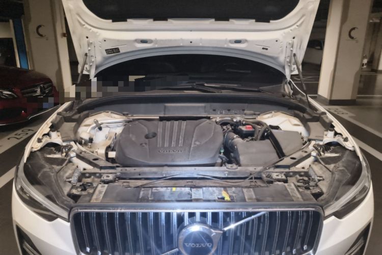 Used Volvo XC60 2022 B5 4x4 Smart Luxury Edition Engine Bay