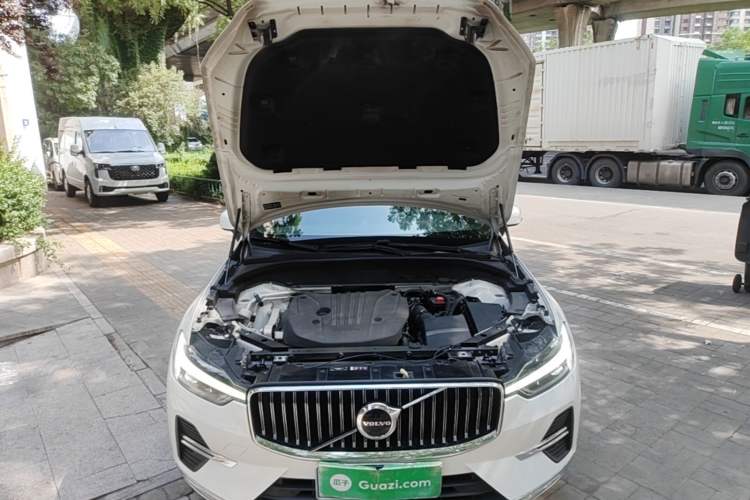 Used Volvo XC60 2022 B5 4x4 Smart Luxury Edition Engine Bay