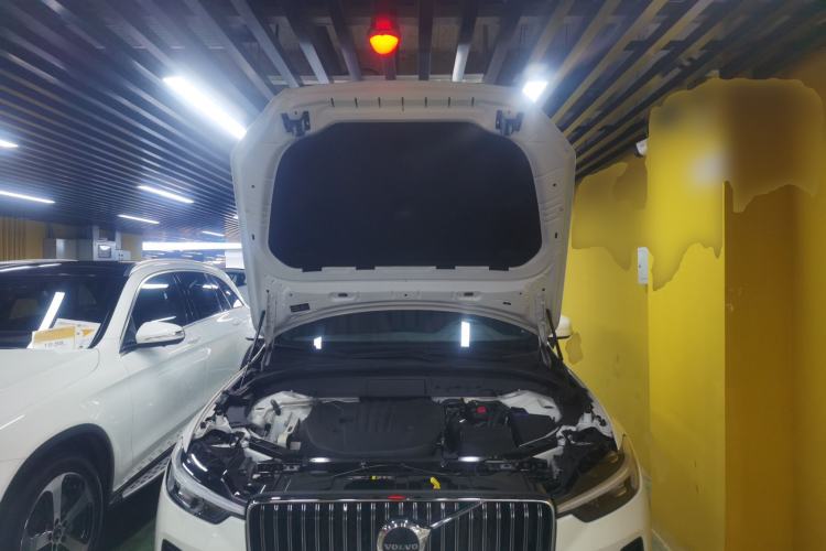 Used Volvo XC60 2022 B5 4x4 Smart Luxury Edition Engine Bay