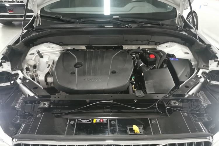 Used Volvo XC60 2022 B5 4x4 Zhiyi Luxury Edition Engine Bay