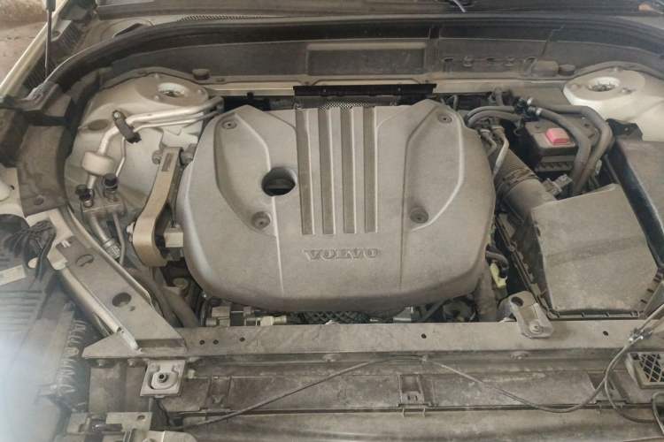 Used Volvo XC60 2022 B5 4x4 Smart Luxury Edition Engine Bay