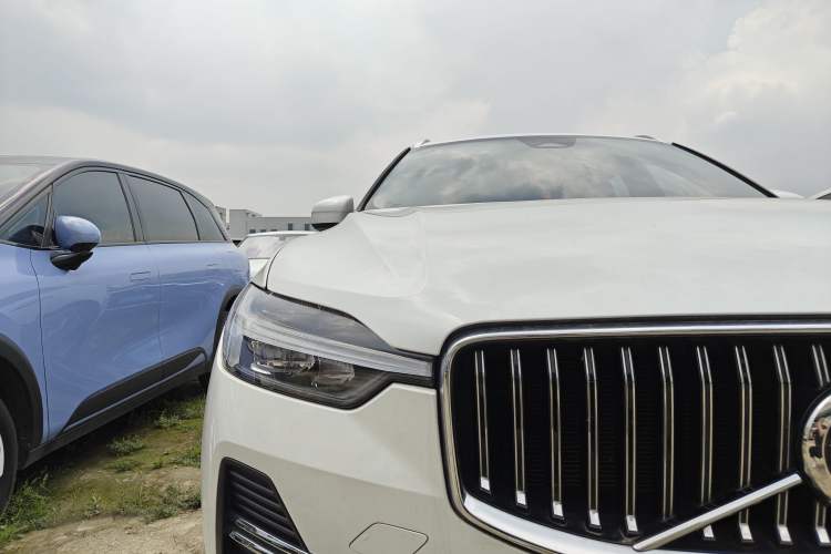 Used Volvo XC60 2022 B5 4x4 Zhiyi Luxury Edition Exterior 2