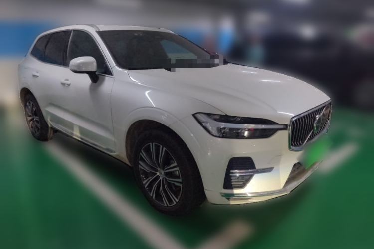 Used Volvo XC60 2022 B5 4x4 Smart Luxury Edition Exterior 2