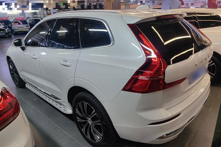 Used Volvo XC60 2022 B5 4x4 Smart Luxury Edition Exterior 2