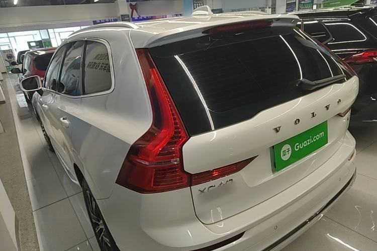 Used Volvo XC60 2022 B5 4x4 Smart Luxury Edition Exterior 2