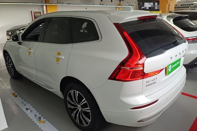 Used Volvo XC60 2022 B5 4x4 Smart Luxury Edition Exterior 2