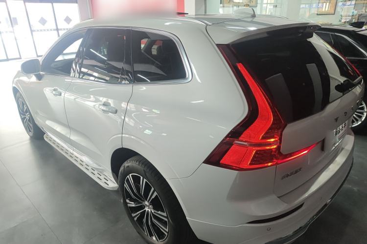 Used Volvo XC60 2022 B5 4x4 Smart Luxury Edition Exterior 2