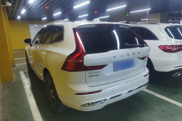Used Volvo XC60 2022 B5 4x4 Smart Luxury Edition Exterior 2