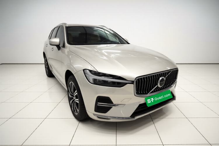 Used Volvo XC60 2022 B5 4x4 Smart Luxury Edition Exterior 2