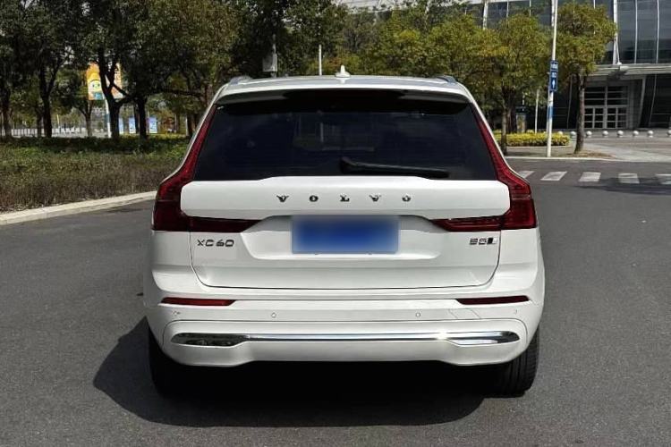 Used Volvo XC60 2022 B5 4x4 Smart Luxury Edition Exterior 3