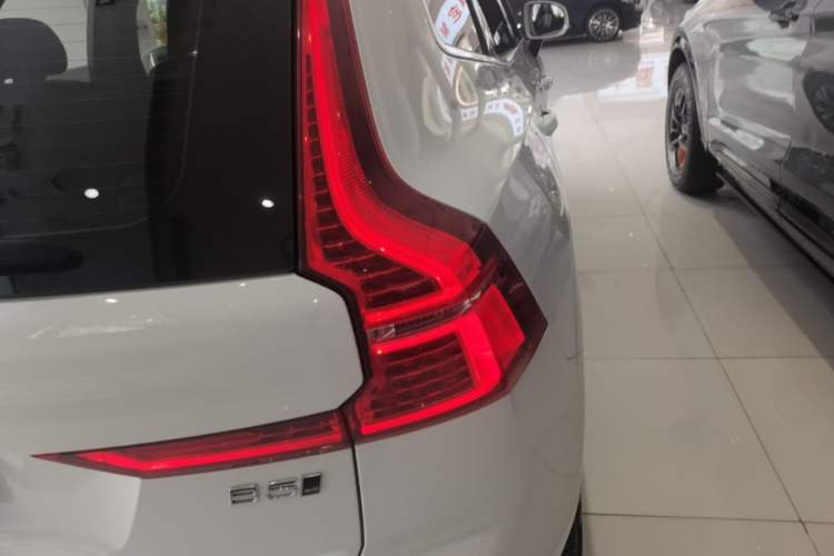 Used Volvo XC60 2022 B5 4x4 Zhiyi Luxury Edition Exterior 3