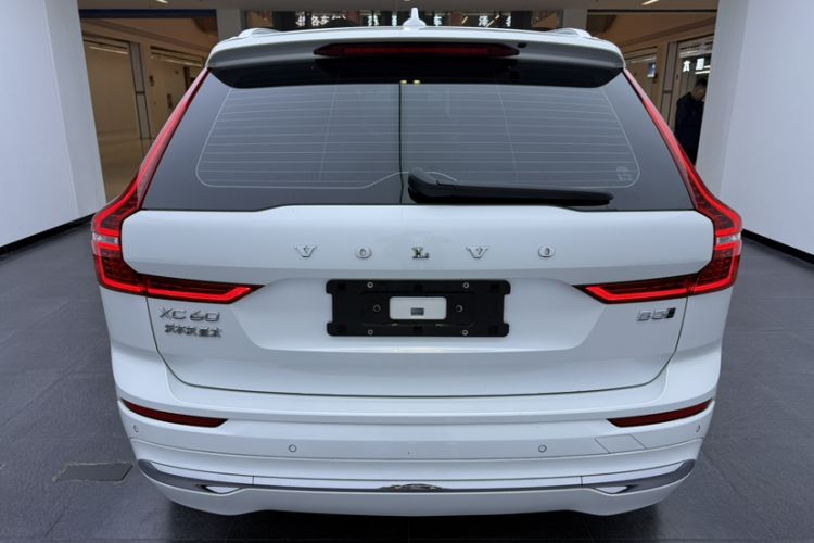 Used Volvo XC60 2022 B5 4x4 Smart Luxury Edition Exterior 3