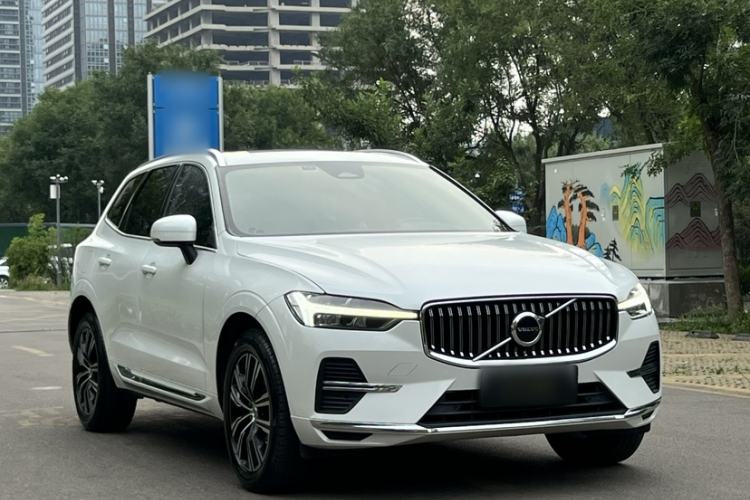 Used Volvo XC60 2022 B5 4x4 Smart Luxury Edition Exterior 3