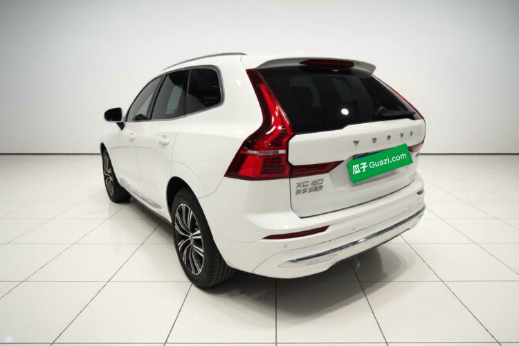Used Volvo XC60 2022 B5 4x4 Smart Luxury Edition Exterior 3