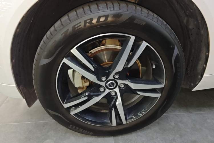 Used Volvo XC60 2022 B5 4x4 Smart & Advanced Sport Edition Exterior 4