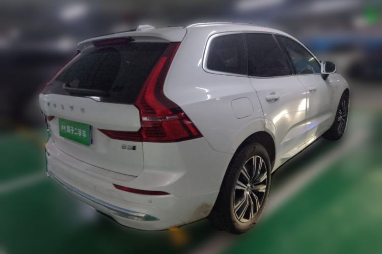 Used Volvo XC60 2022 B5 4x4 Smart Luxury Edition Exterior 5