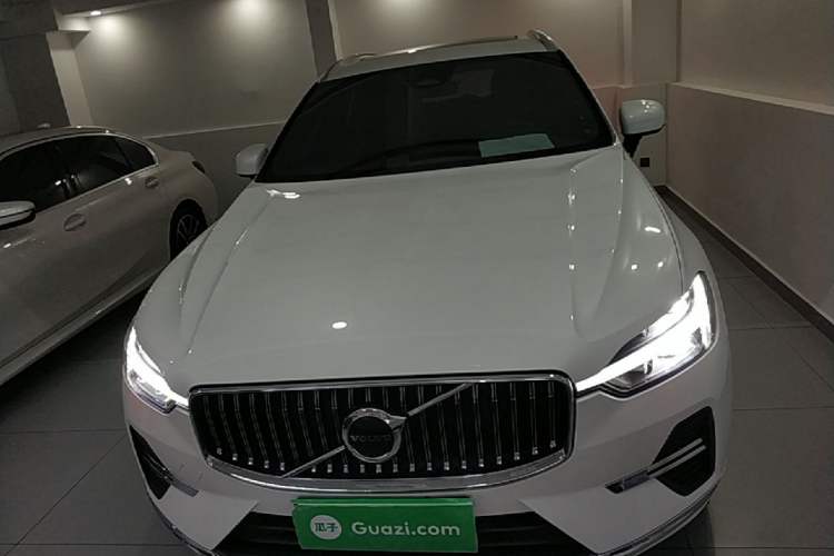 Used Volvo XC60 2022 B5 4x4 Smart Luxury Edition Front