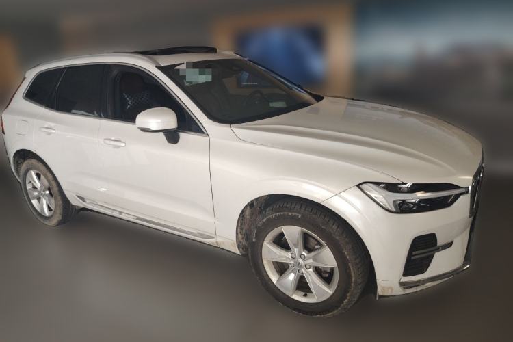 Used Volvo XC60 2022 B5 4x4 Zhiyi Luxury Edition Front Right 45 Deg