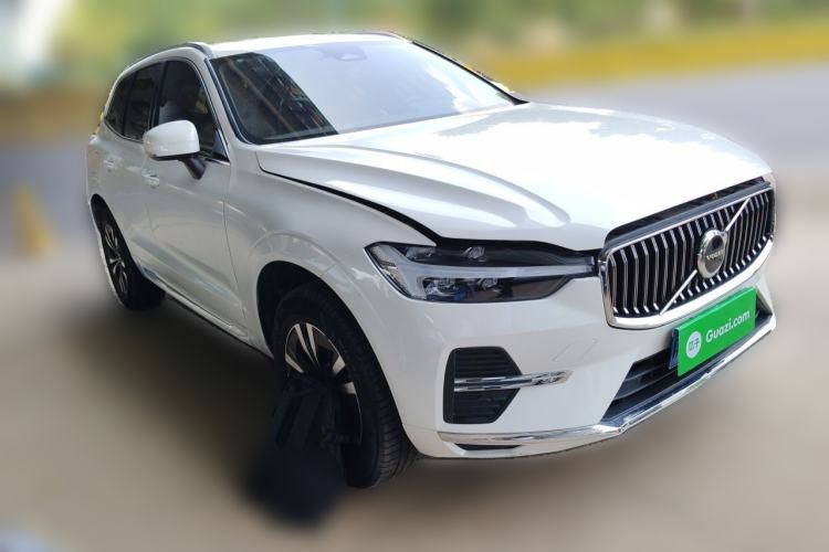 Used Volvo XC60 2022 B5 4x4 Zhiyi Luxury Edition Front Right 45 Deg