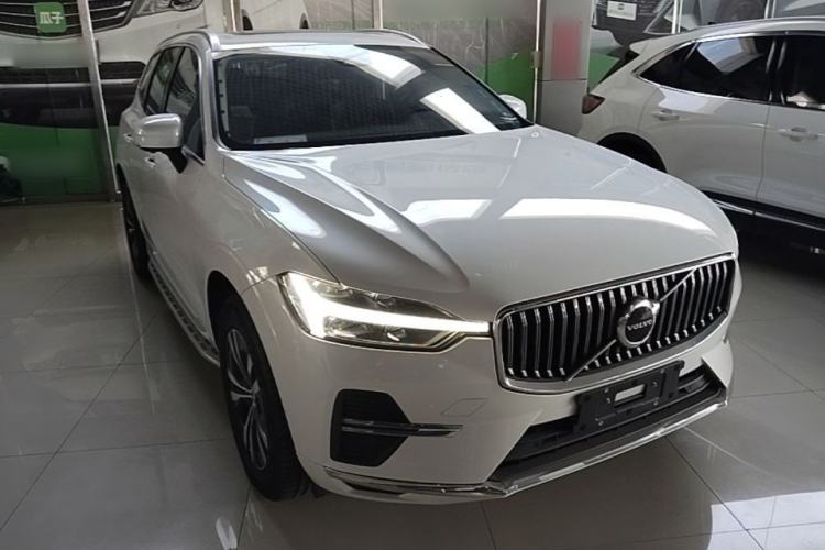 Used Volvo XC60 2022 B5 4x4 Zhiyi Luxury Edition Front Right 45 Deg