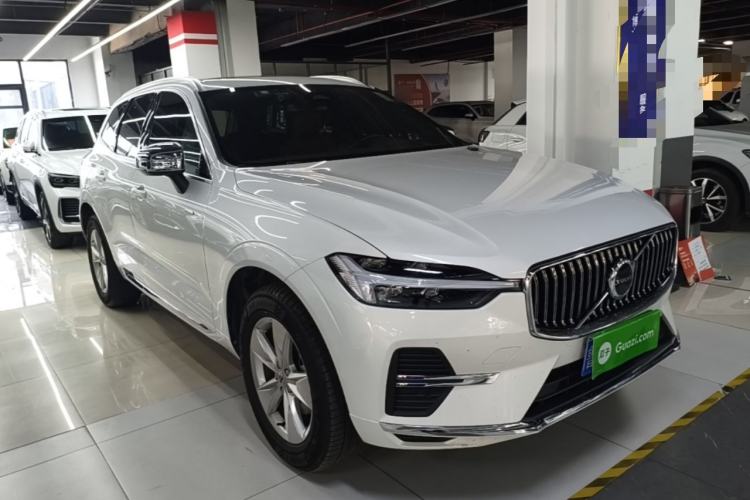 Used Volvo XC60 2022 B5 4x4 Zhiyi Luxury Edition Front Right 45 Deg