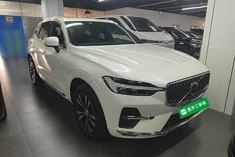 Used Volvo XC60 2022 B5 4x4 Zhiyi Luxury Edition Front Right 45 Deg