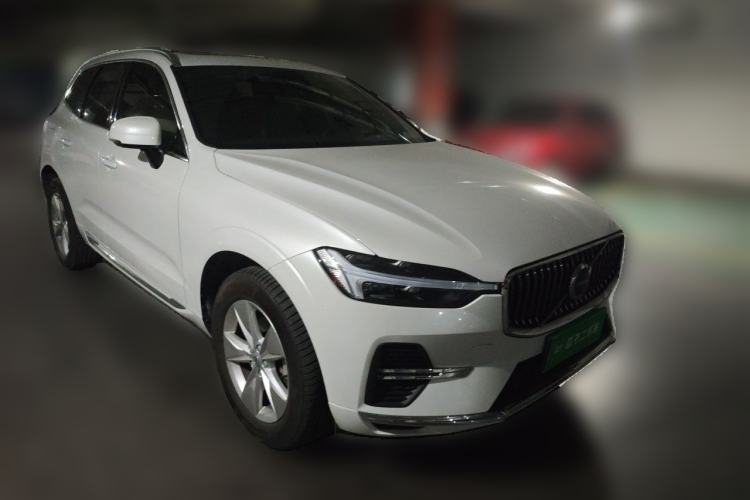Used Volvo XC60 2022 B5 4x4 Zhiyi Luxury Edition Front Right 45 Deg