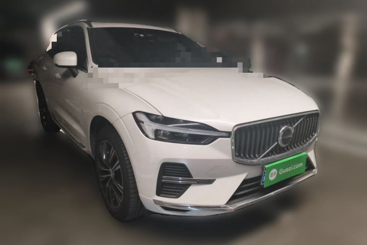 Used Volvo XC60 2022 B5 4x4 Smart Luxury Edition Front Right 45 Deg
