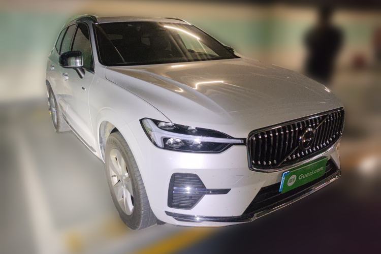 Used Volvo XC60 2022 B5 4x4 Zhiyi Luxury Edition Front Right 45 Deg
