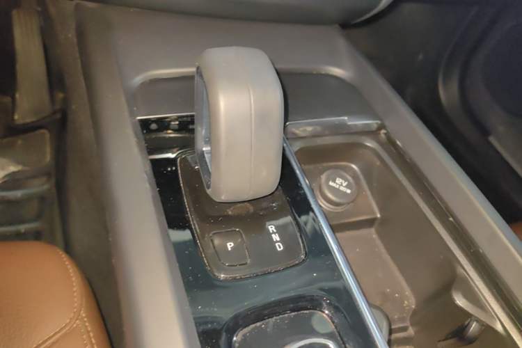 Used Volvo XC60 2022 B5 4x4 Zhiyi Luxury Edition Gear Lever