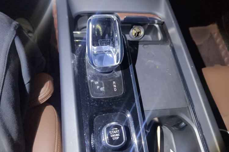 Used Volvo XC60 2022 B5 4x4 Smart Luxury Edition Gear Lever