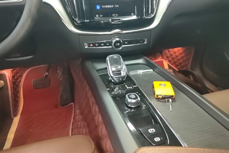 Used Volvo XC60 2022 B5 4x4 Zhiyi Luxury Edition Gear Lever