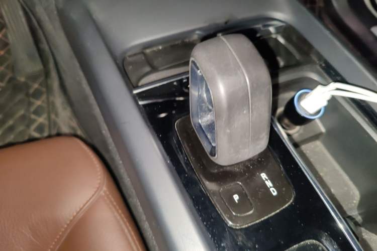 Used Volvo XC60 2022 B5 4x4 Zhiyi Luxury Edition Gear Lever