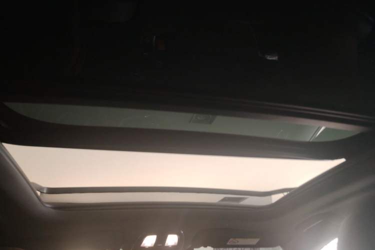 Used Volvo XC60 2022 B5 4x4 Zhiyi Luxury Edition Headliner