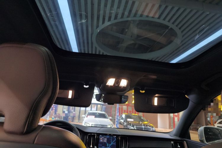 Used Volvo XC60 2022 B5 4x4 Smart Luxury Edition Headliner