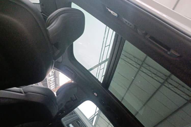 Used Volvo XC60 2022 B5 4x4 Smart & Advanced Sport Edition Headliner