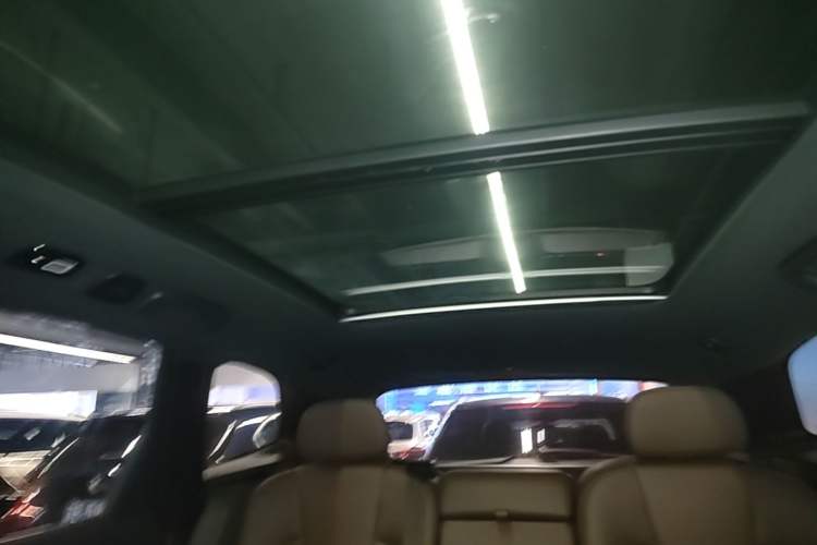 Used Volvo XC60 2022 B5 4x4 Smart Luxury Edition Headliner