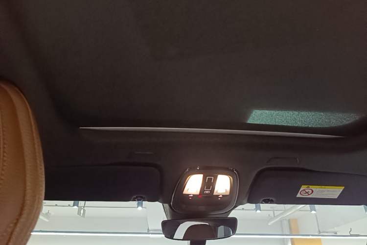 Used Volvo XC60 2022 B5 4x4 Smart Luxury Edition Headliner
