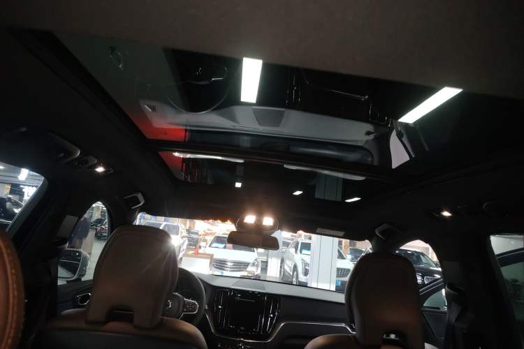 Used Volvo XC60 2022 B5 4x4 Zhiyi Luxury Edition Headliner