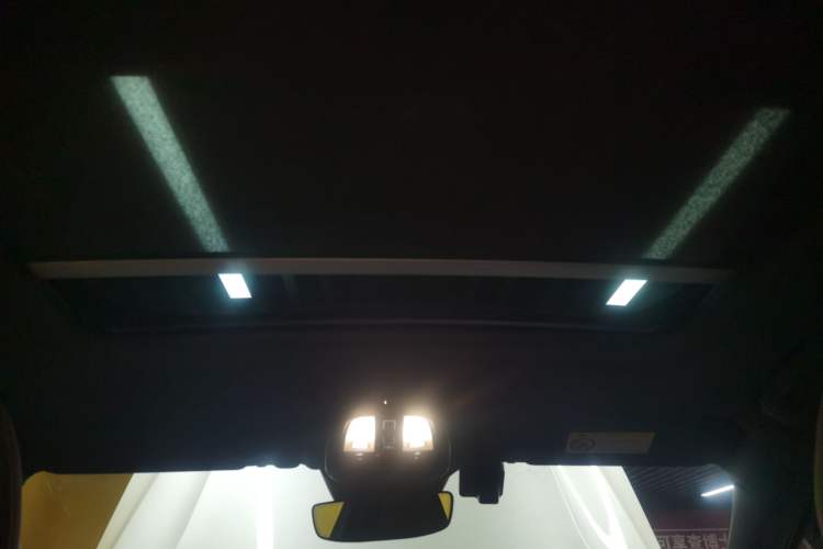 Used Volvo XC60 2022 B5 4x4 Smart Luxury Edition Headliner