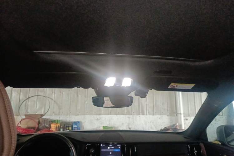Used Volvo XC60 2022 B5 4x4 Smart Luxury Edition Headliner