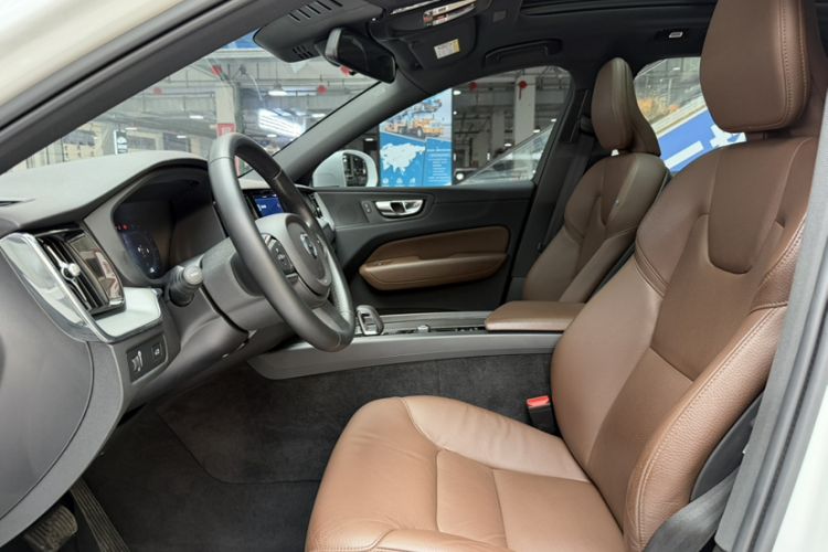 Used Volvo XC60 2022 B5 4x4 Zhiyi Luxury Edition Interior 1