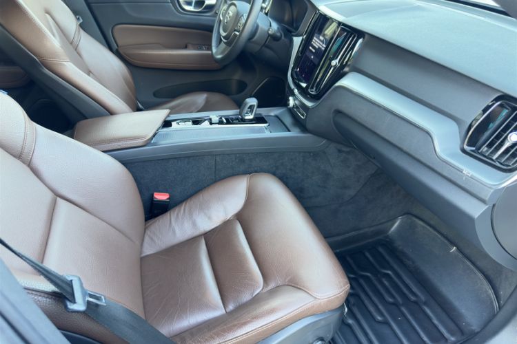 Used Volvo XC60 2022 B5 4x4 Zhiyi Luxury Edition Interior 3