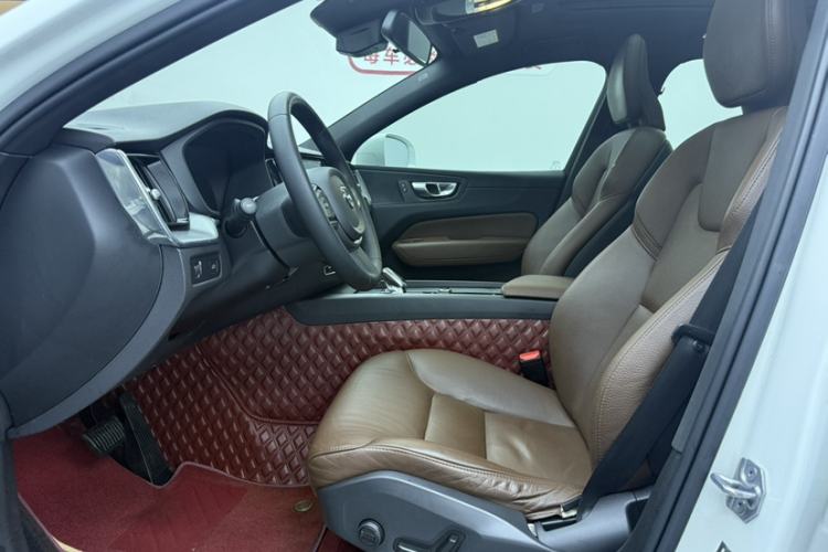 Used Volvo XC60 2022 B5 4x4 Zhiyi Luxury Edition Interior 3