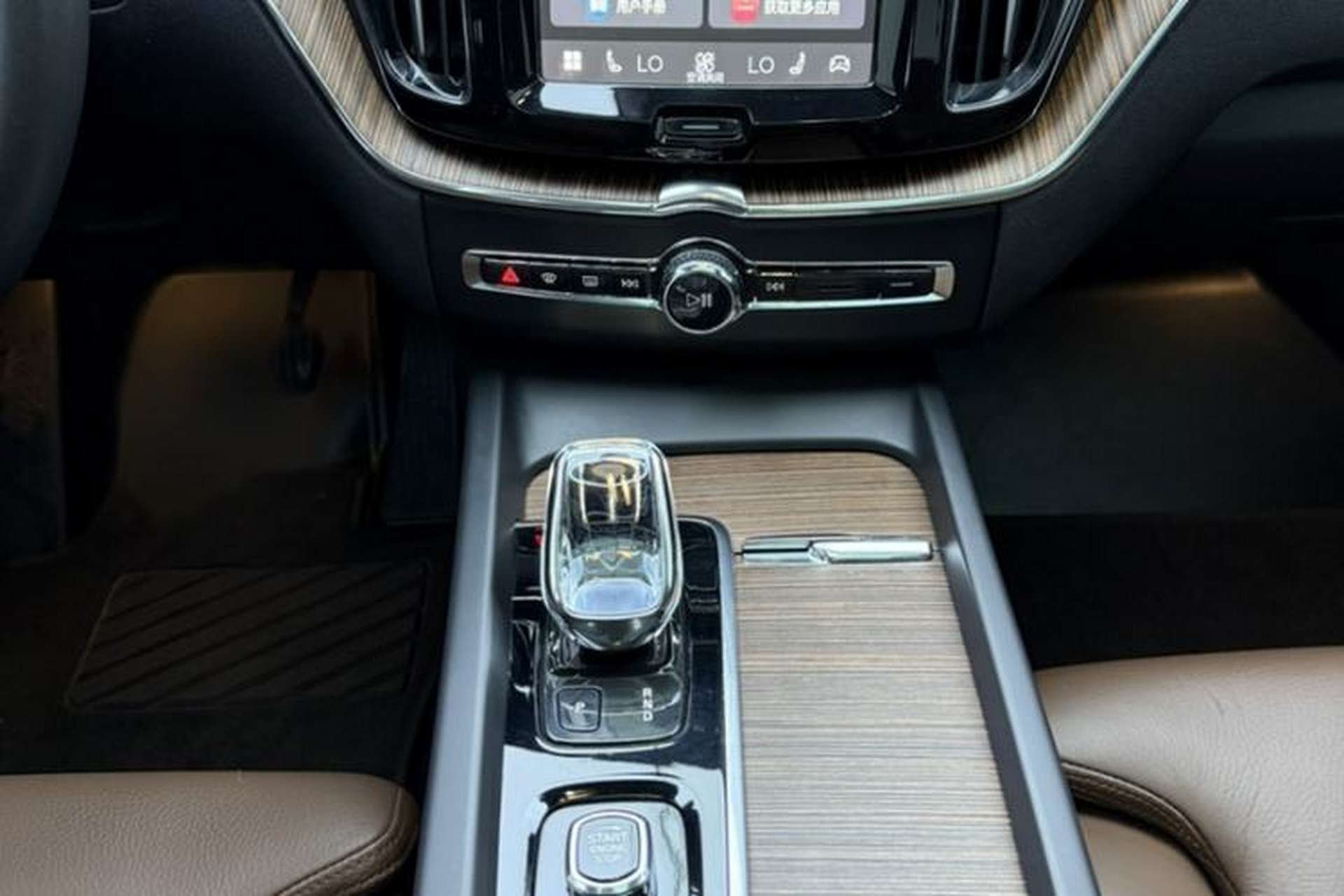 Used Volvo XC60 2022 B5 4x4 Smart Luxury Edition Interior 5