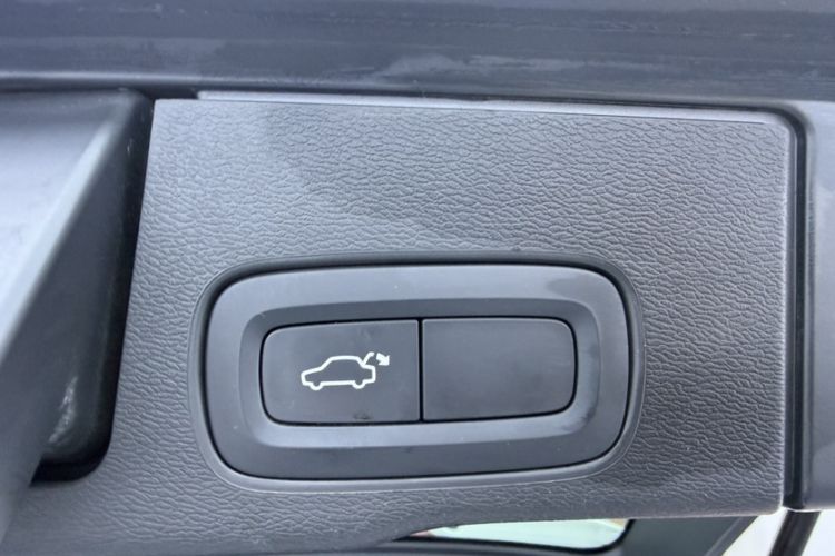 Used Volvo XC60 2022 B5 4x4 Zhiyi Luxury Edition Interior 5